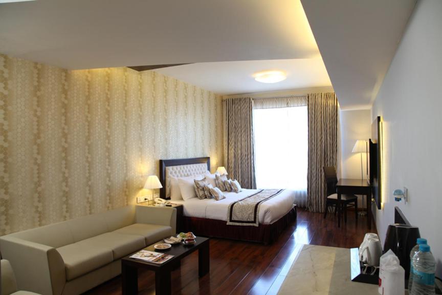 Treehouse Queens Pearl Gurgaon Zewnętrze zdjęcie