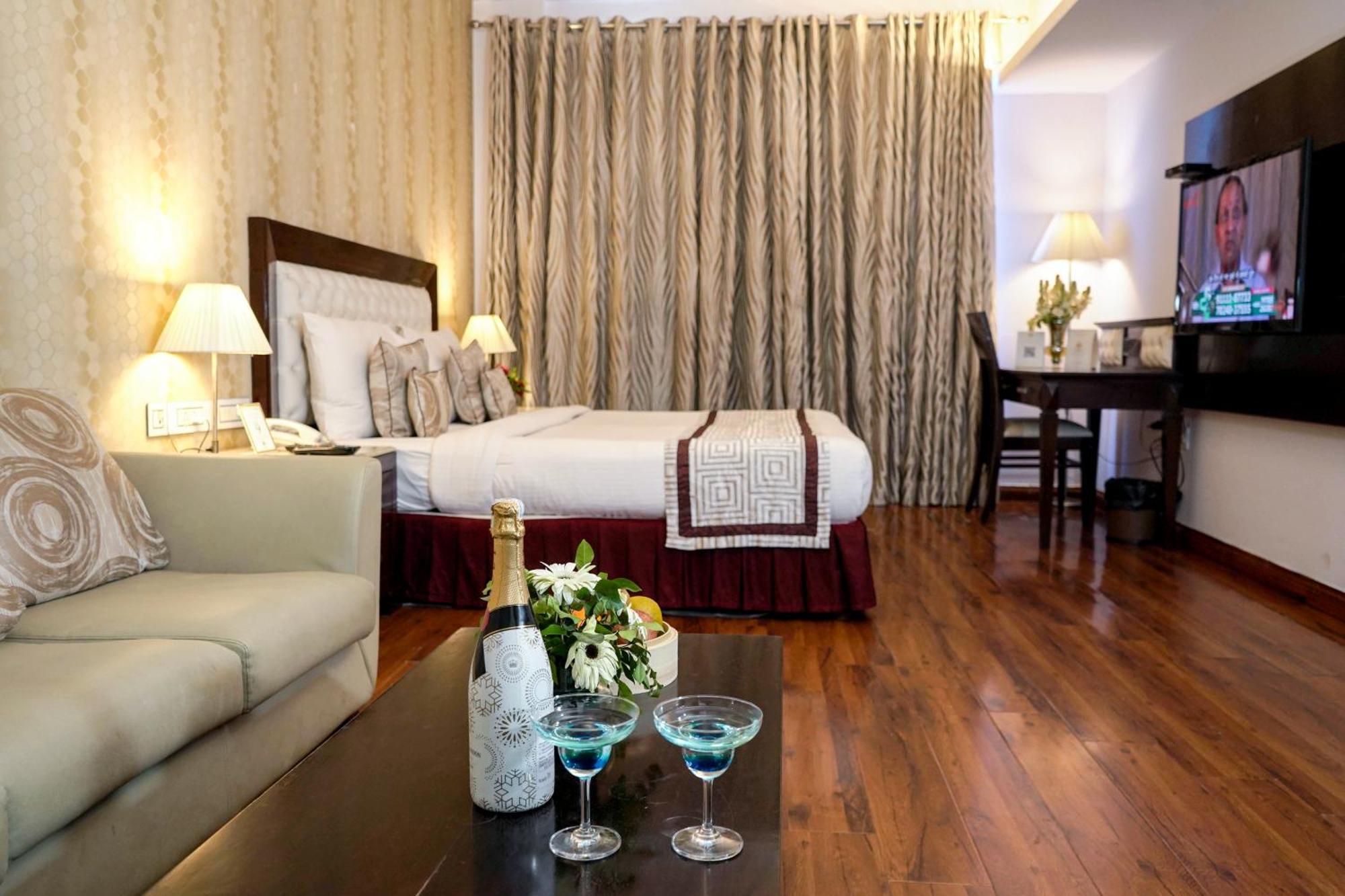 Treehouse Queens Pearl Gurgaon Zewnętrze zdjęcie