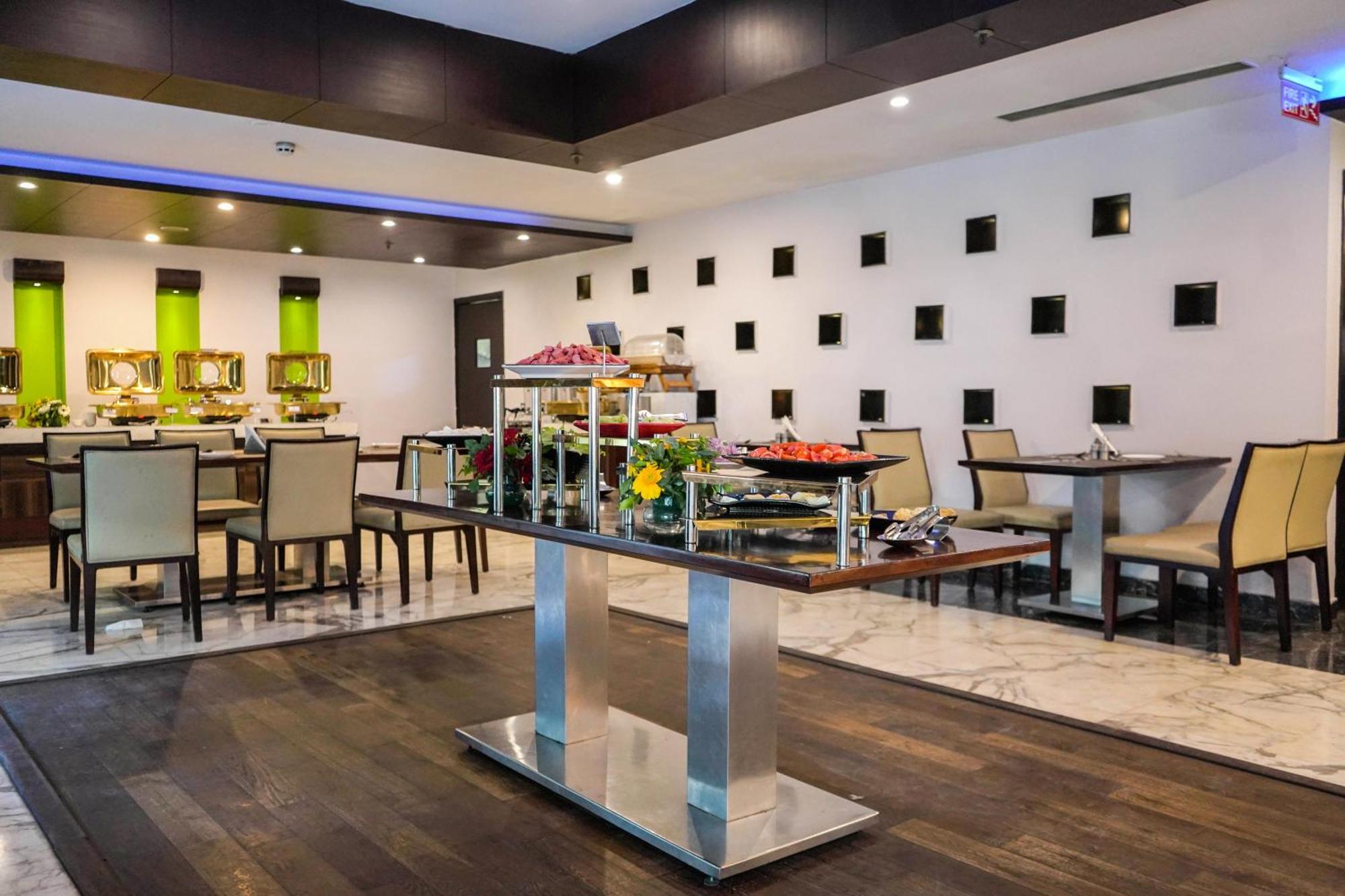 Treehouse Queens Pearl Gurgaon Zewnętrze zdjęcie