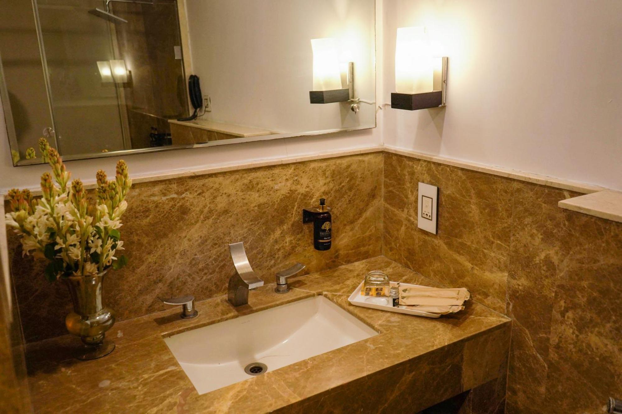 Treehouse Queens Pearl Gurgaon Zewnętrze zdjęcie